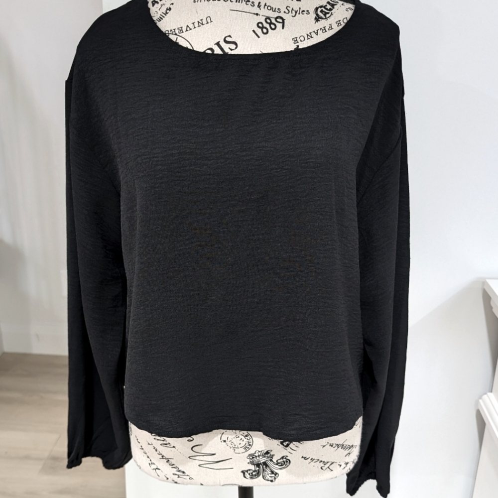 ROYLAMP | Women's Black Textured Balloon Long Sleeved Cropped Top